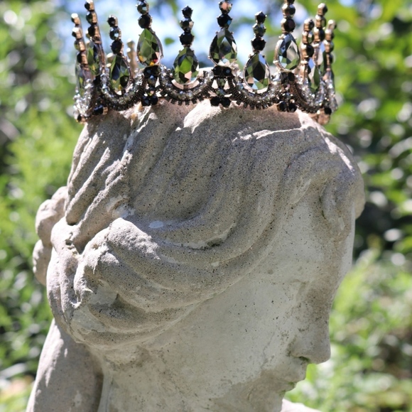 ? HOST PICK! ? Exquisite Crystal Encrusted Crown display picture 1